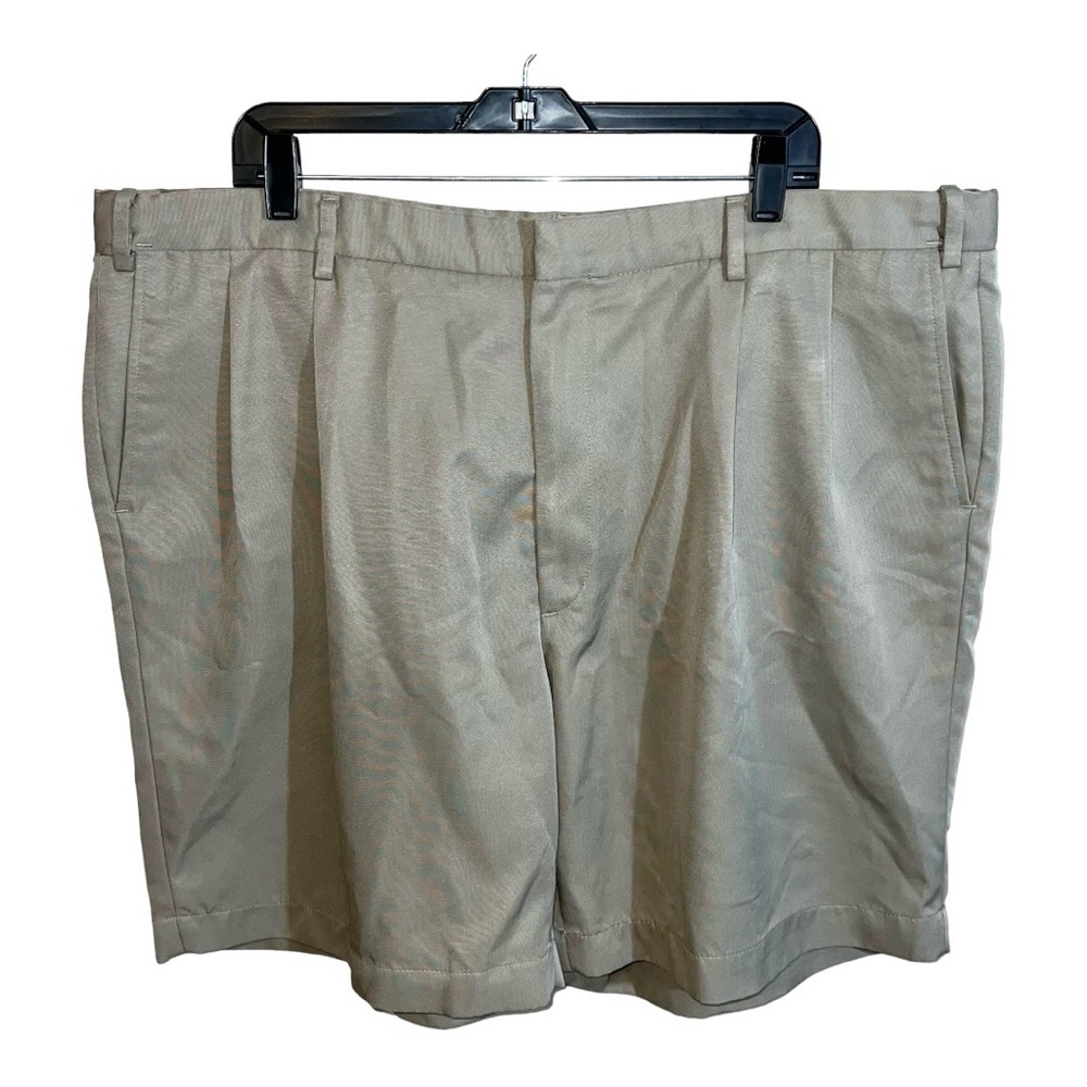 Norm Thompson Shorts Men’s Size 44 Tan Khaki Expandable Waist Casual